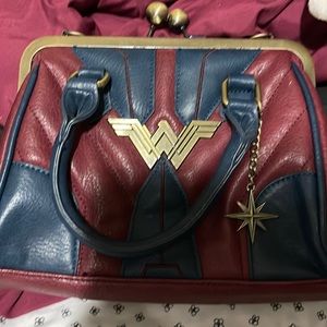Wonder women crossbody purse